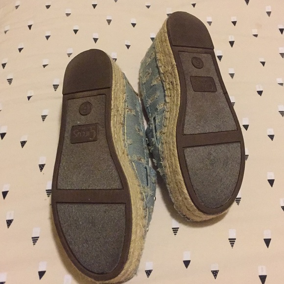 Summer shoes, worn once - Picture 2 of 3